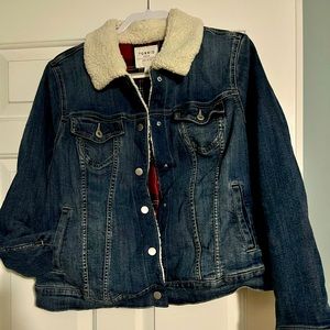 Torrid Size 2 (18/20) lined denim jacket with Sherpa collar